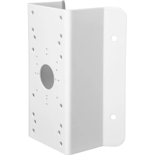 Na zdjęciu znajduje się BCS-V-AR Adapter do kamer BCS, który jest czarnym, kompaktowym urządzeniem z widocznymi złączami i otworami montażowymi. Adapter BCS-V-AR służy do integracji kamer BCS z systemami monitoringu.