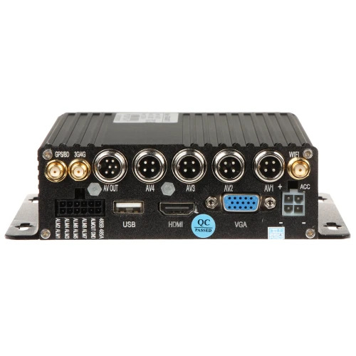 Czarny, metalowy rejestrator z kilkoma portami, w tym HDMI, USB i VGA, oraz złączami antenowymi na górze. Urządzenie ma żebrowaną obudowę i jest przeznaczone do montażu w pojazdach.