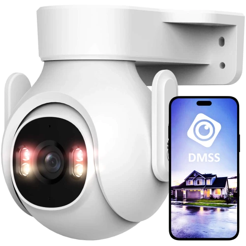 Na zdjęciu znajduje się biała, obrotowa kamera WiFi marki Dahua zamontowana na ścianie. Obok kamery widoczny jest smartfon z aplikacją DMSS, pokazujący obraz z kamery przedstawiający dom.