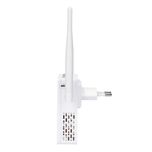 Na zdjęciu znajduje się biały wzmacniacz sygnału Wi-Fi z jedną anteną, podłączany bezpośrednio do gniazdka elektrycznego. Urządzenie ma prostokątny kształt z otworami wentylacyjnymi po bokach.