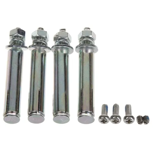 Zdjęcie przedstawia zestaw czterech metalowych kołków rozporowych z nakrętkami i podkładkami, obok których znajdują się trzy mniejsze śruby i dwie małe śrubki. Elementy te są ułożone na białym tle.