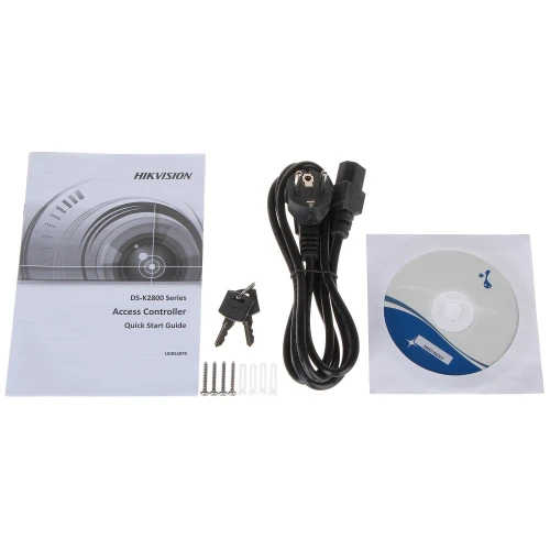 Na zdjęciu znajduje się zestaw akcesoriów do kontrolera dostępu Hikvision, w skład którego wchodzą: instrukcja obsługi, płyta CD, kabel zasilający, dwa klucze oraz zestaw śrub montażowych. Produkty są ułożone na białym tle, co podkreśla ich szczegóły i funkcjonalność.