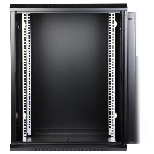 Czarna, metalowa szafa rackowa z otwartymi drzwiami, ukazująca wnętrze z pionowymi szynami montażowymi. Szafa jest pusta, gotowa do instalacji sprzętu sieciowego lub serwerowego.