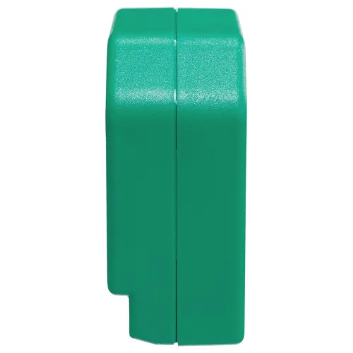 Zdjęcie przedstawia zielony, prostokątny przedmiot widziany z boku, z wyraźnie zaznaczoną linią podziału na środku. Powierzchnia obiektu jest gładka i matowa.