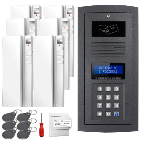 Zestaw domofonowy składający się z panelu zewnętrznego z klawiaturą numeryczną i wyświetlaczem oraz kilku białych słuchawek domofonowych. W zestawie znajdują się również breloki zbliżeniowe, śrubokręt i moduł elektroniczny.